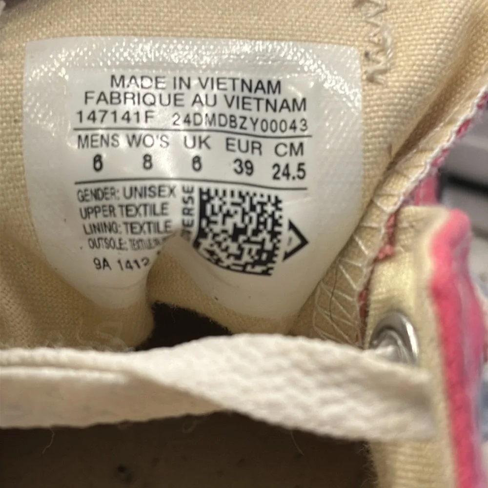 Converse - Picture 3 of 3